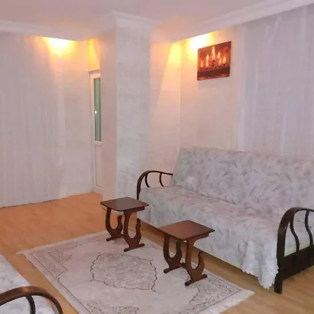 Apartment M3B Lovely Three Bedrooms And One Living Room With Full Kitchen, Walking Distance To Metrobus