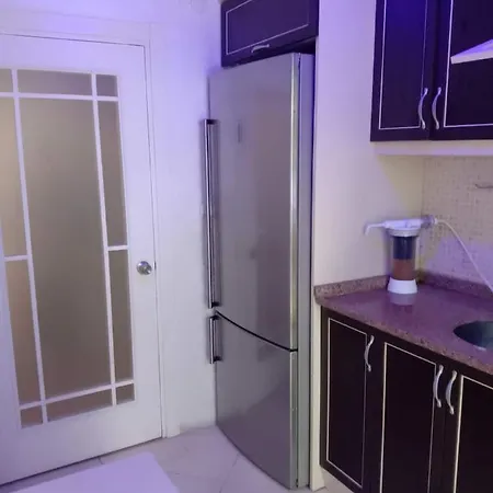 M3B Lovely Three Bedrooms And One Living Room With Full Kitchen, Walking Distance To Metrobus Apartment