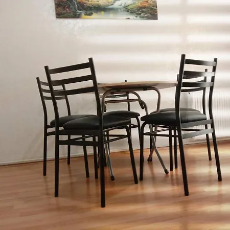 Apartment M3B Lovely Three Bedrooms And One Living Room With Full Kitchen, Walking Distance To Metrobus